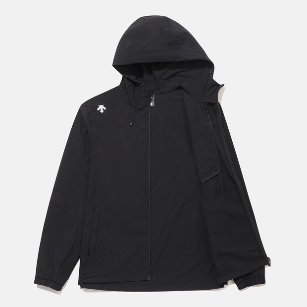 DESCENTE 迪桑特 經典 小LOGO款 尼龍風衣外套 - 黑色 (秋冬早鳥優惠預購)