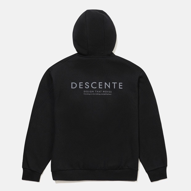 DESCENTE 迪桑特 經典 小LOGO款 字體 連帽外套 - 黑色