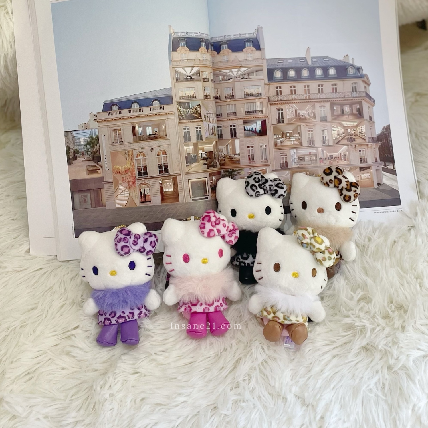 SANRIO 三麗鷗 HELLO KITTY 凱蒂貓 50週年貴婦 限定款 絨毛豹紋 吊飾 /預購