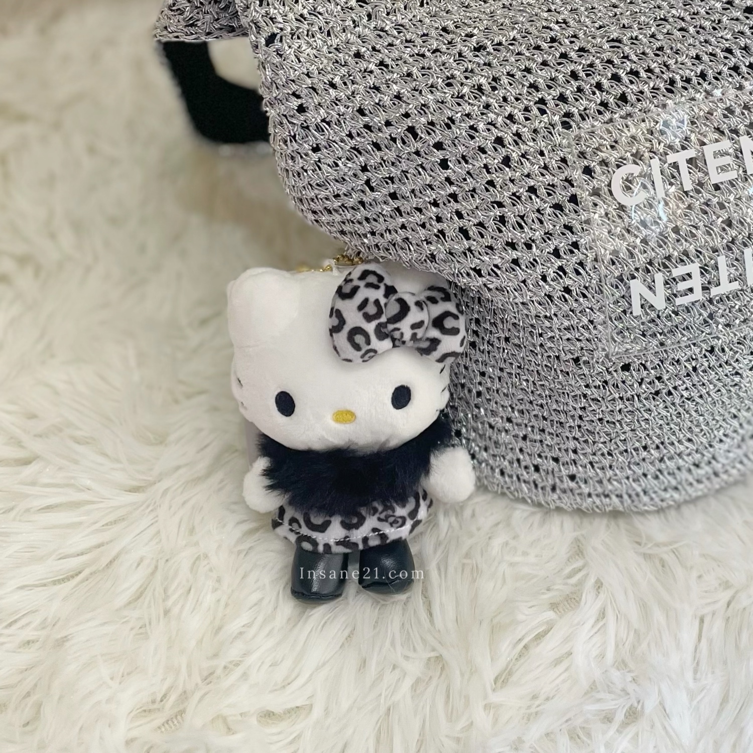 SANRIO 三麗鷗 HELLO KITTY 凱蒂貓 50週年貴婦 限定款 絨毛豹紋 吊飾 /預購