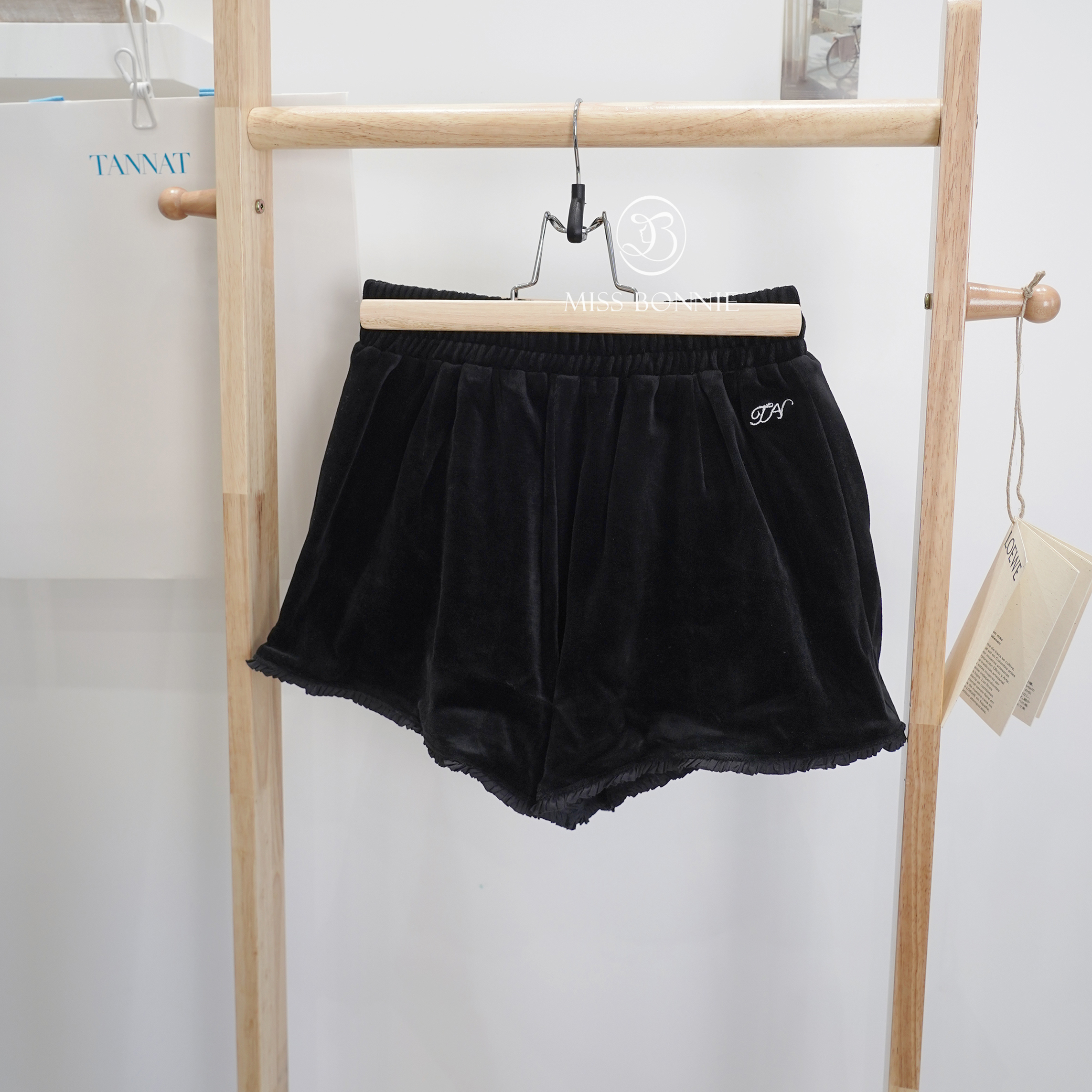 TANNAT絲絨蕾絲滾邊短褲