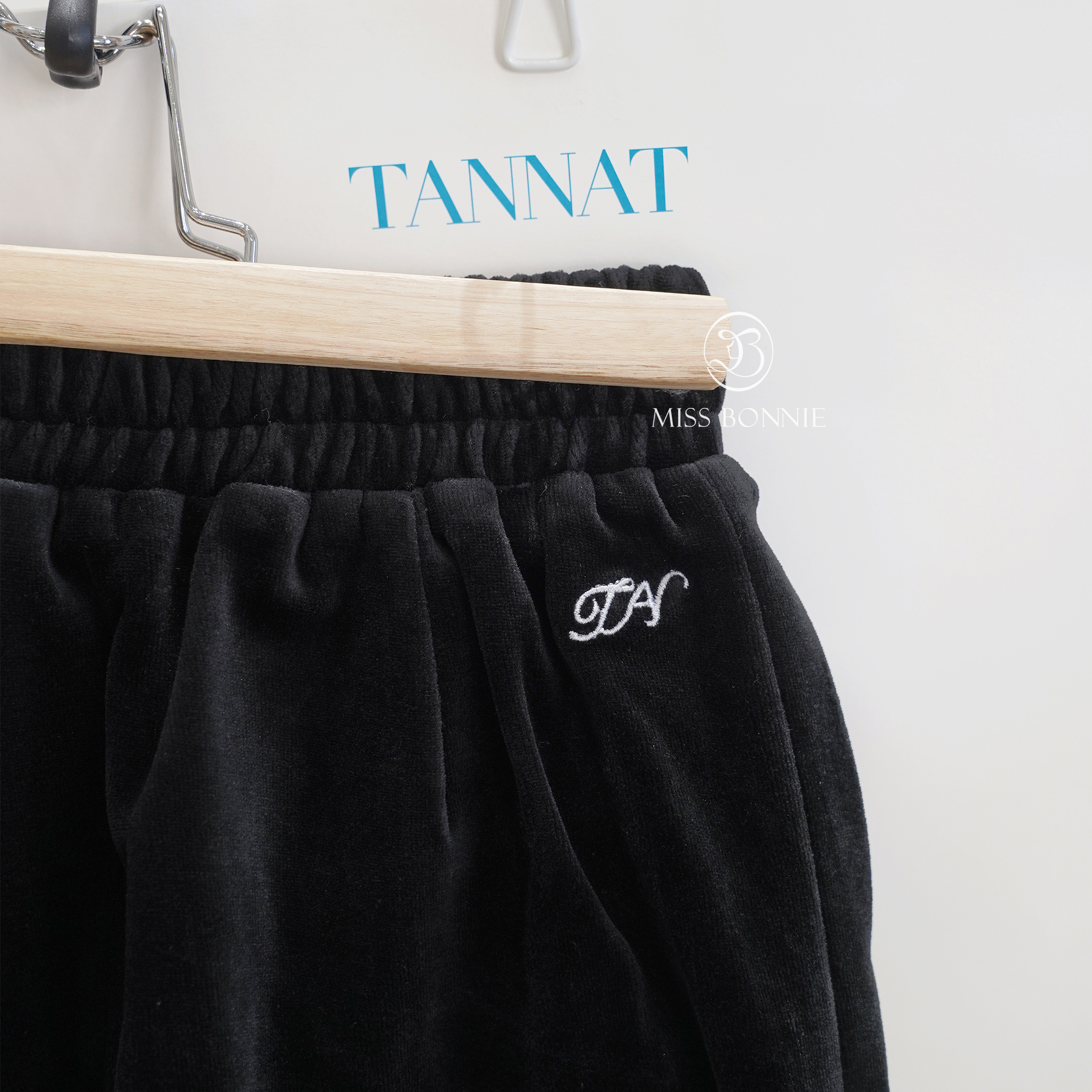 TANNAT絲絨蕾絲滾邊短褲