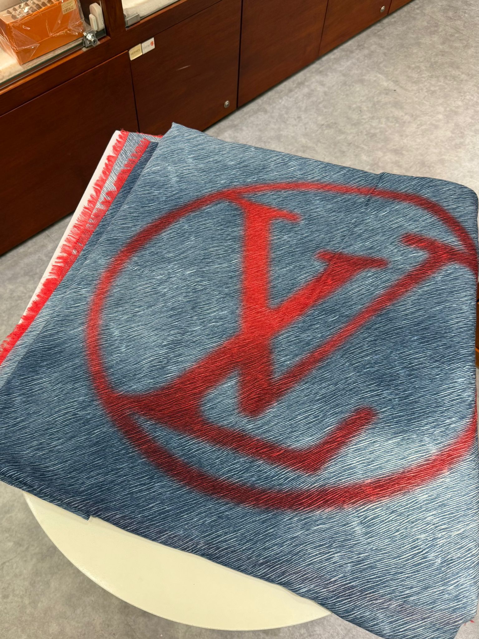 全新LV圍巾/披肩135x195cm M75764 牛仔藍羊毛 紅LOGO #BRAND NEW #香榭站正品