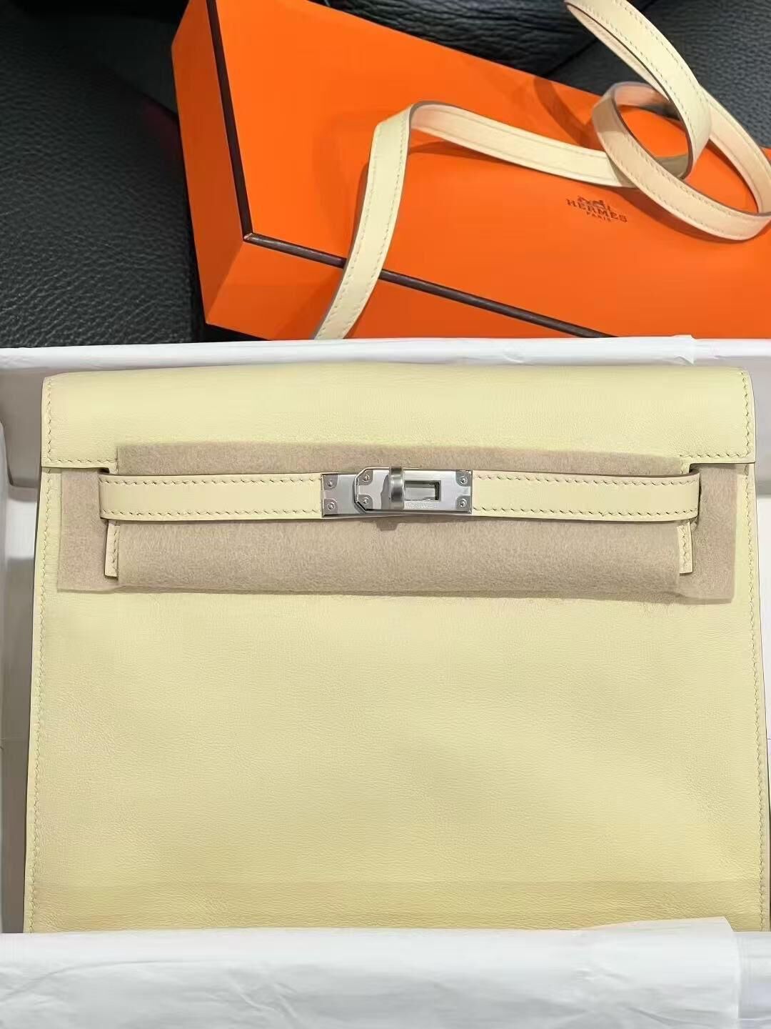 Kelly danse i8 jaune milton ck swift K