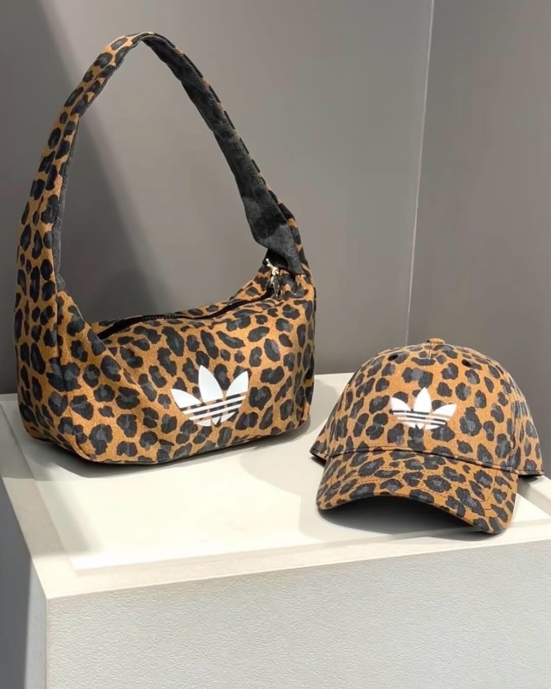 【Luxury】ADIDAS 豹紋設計老帽 鴨舌帽 jw8034 男女款 黑灰 焦糖奶茶 帽子 豹紋腰包 肩背包 斜背包ADIDAS 豹紋設計老帽 鴨舌帽 jw8034 男女款 黑灰 焦糖奶茶 帽子 豹紋腰包 肩背包 斜背包