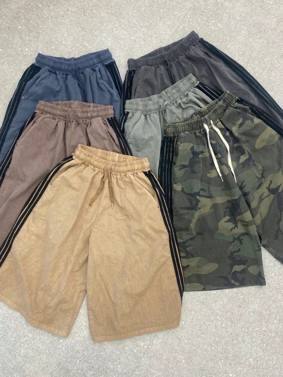 迷彩/淨色拼間短褲 And More-097P