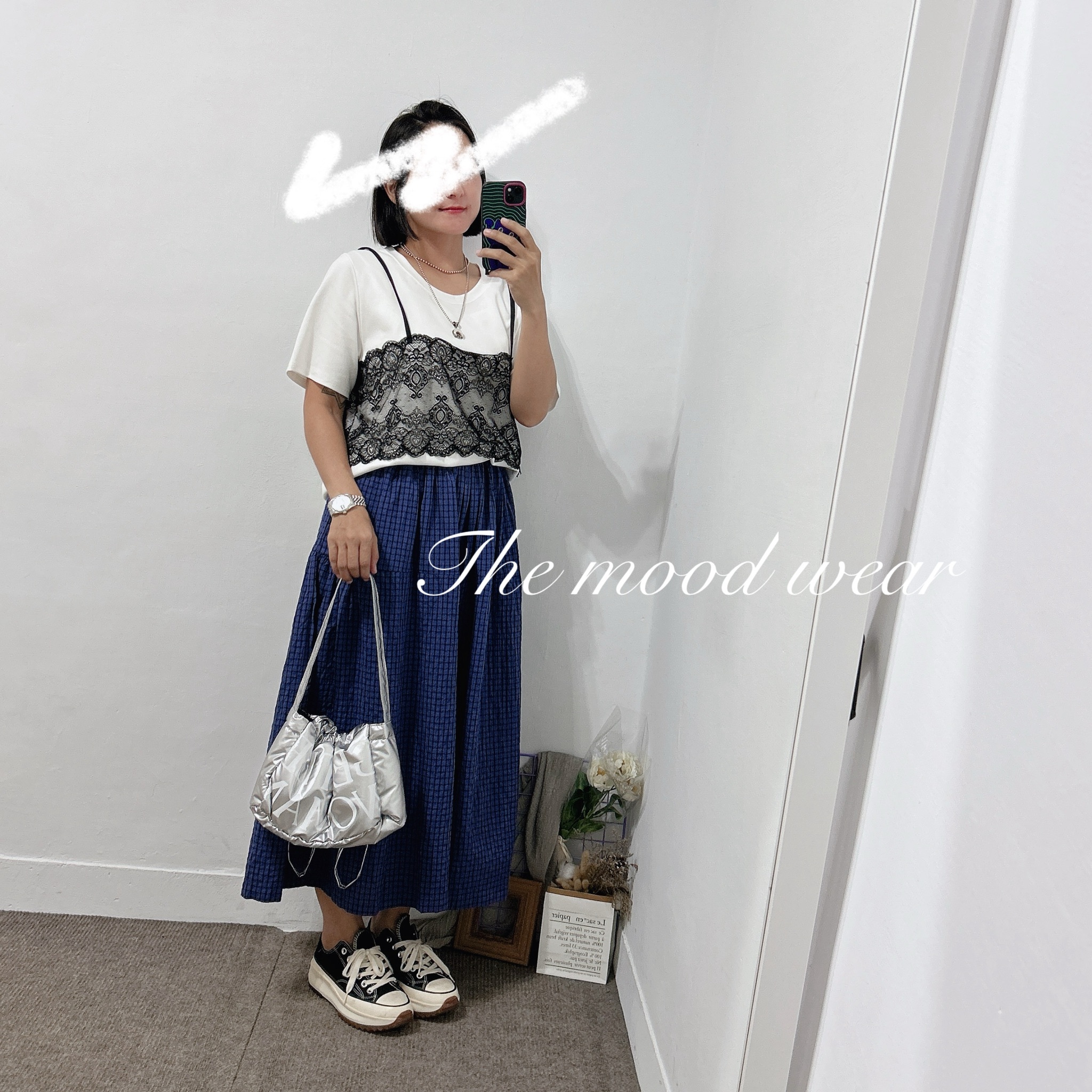 古著感假兩件蕾絲細肩帶短Ｔ(黑底/白底)