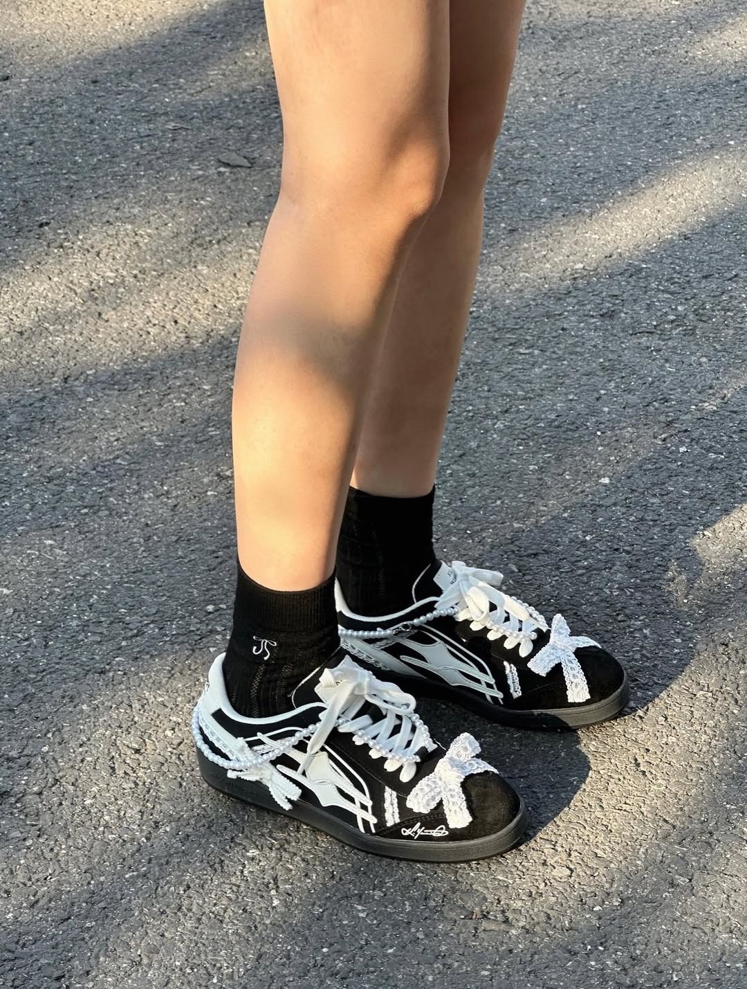 KILLWINNER 珍珠 LACE 蝴蝶結 翻蓋鞋舌款🤎 (黑白)