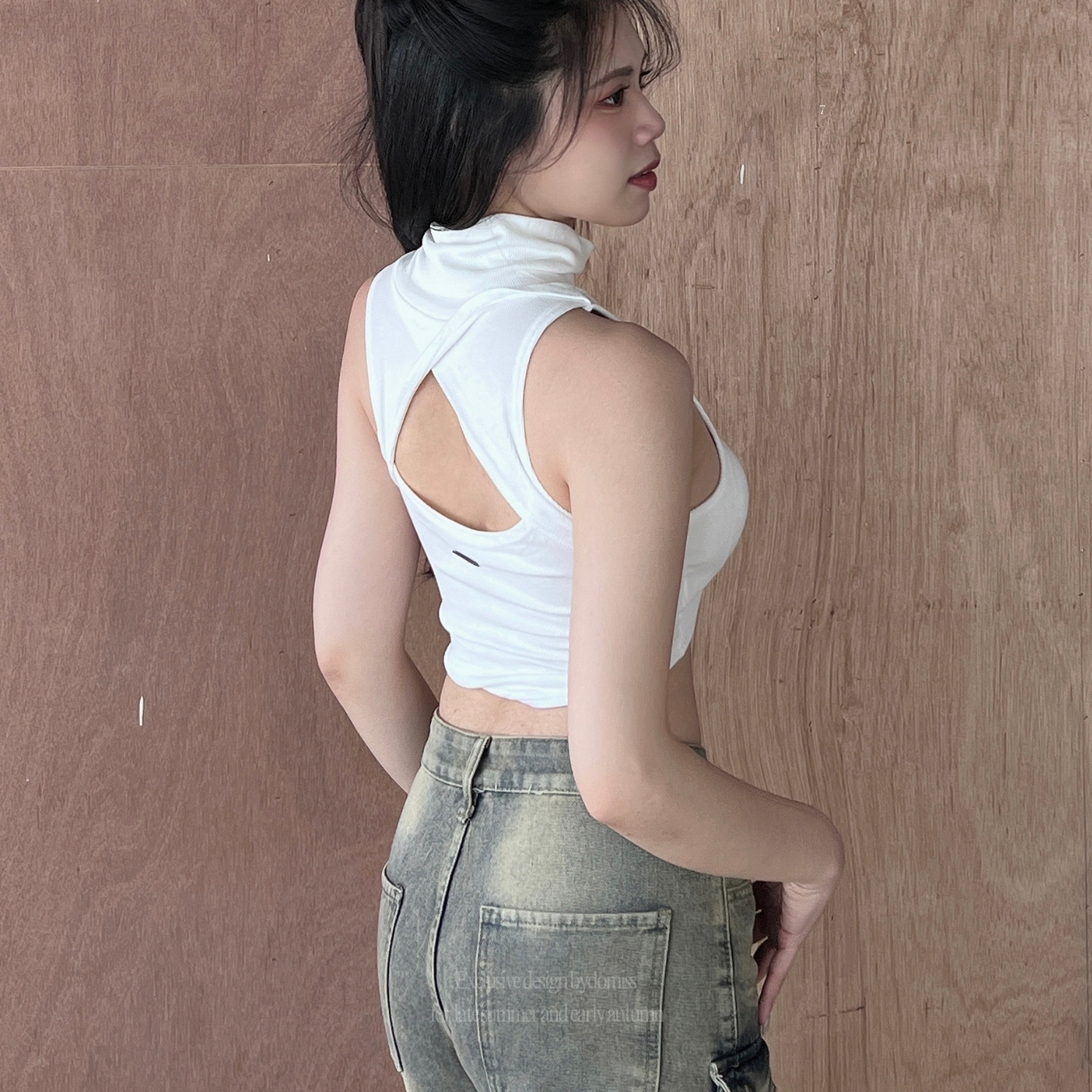 【DOMISS自訂】美式高領簍空美背合身背心-4色(現貨) 歐美無袖 辣妹風 夏季 上衣 短袖 性感