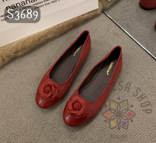 S3689 - 牛皮布面山茶花圓頭平底鞋