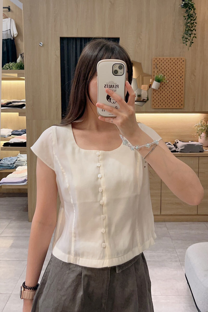 【官網限定】涼感排釦U領短袖上衣