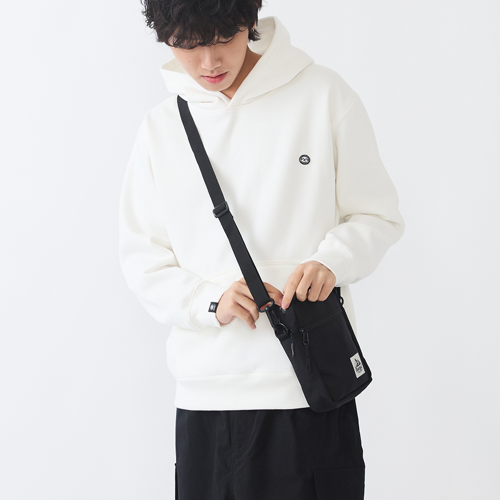 SLOTHFUL 基本款休閒斜背小包