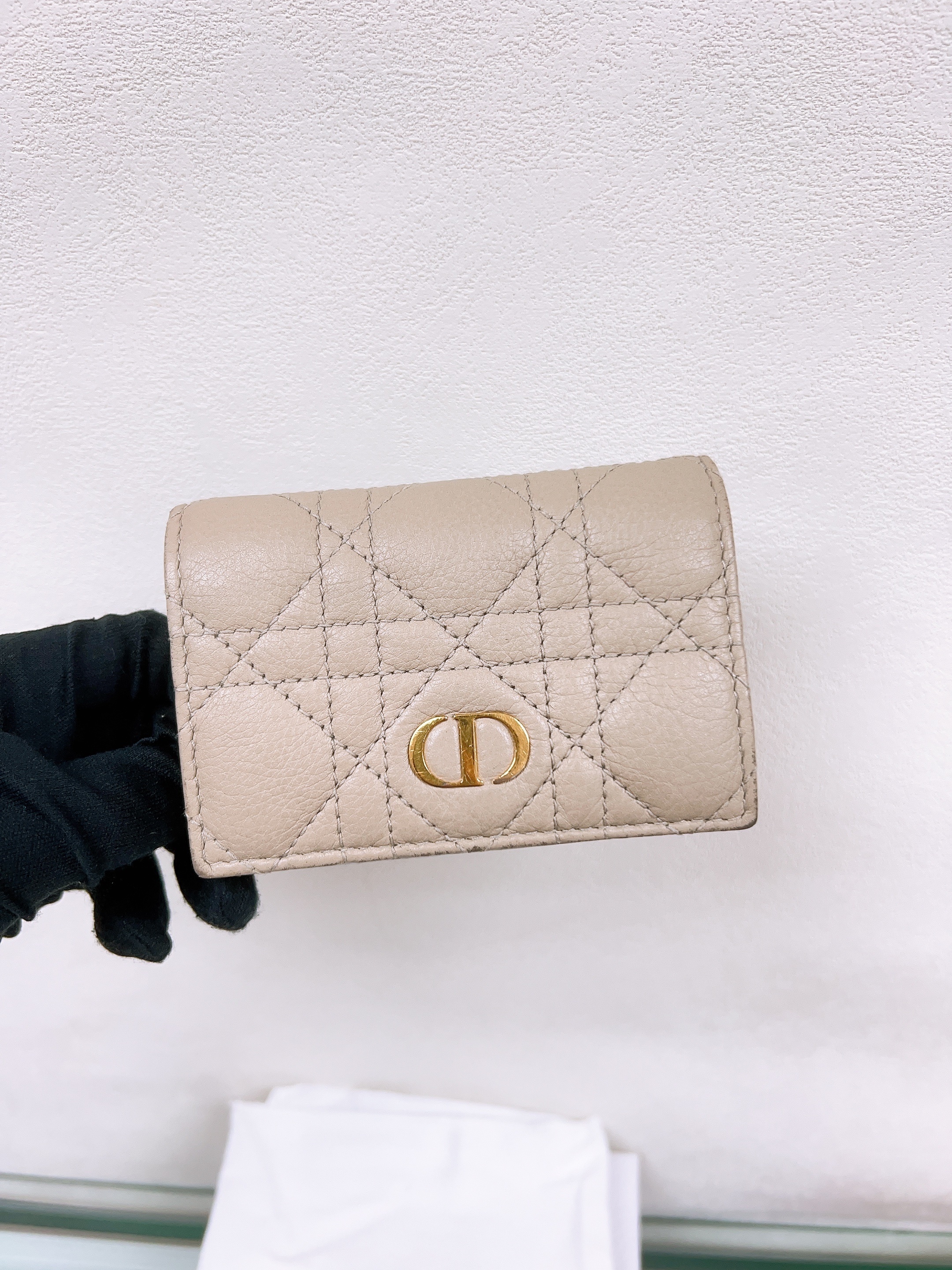 Dior caro glycine card holder/ wallet beige