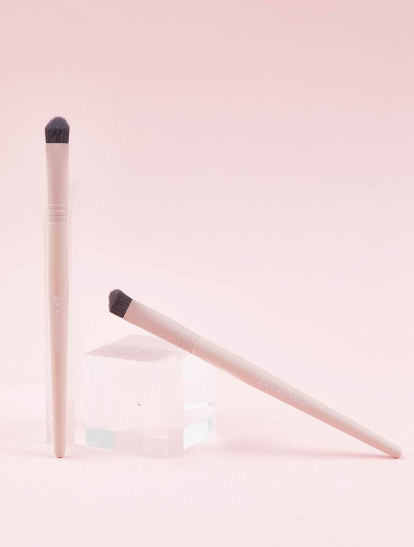 妝漾 水光感三角立體遮瑕刷