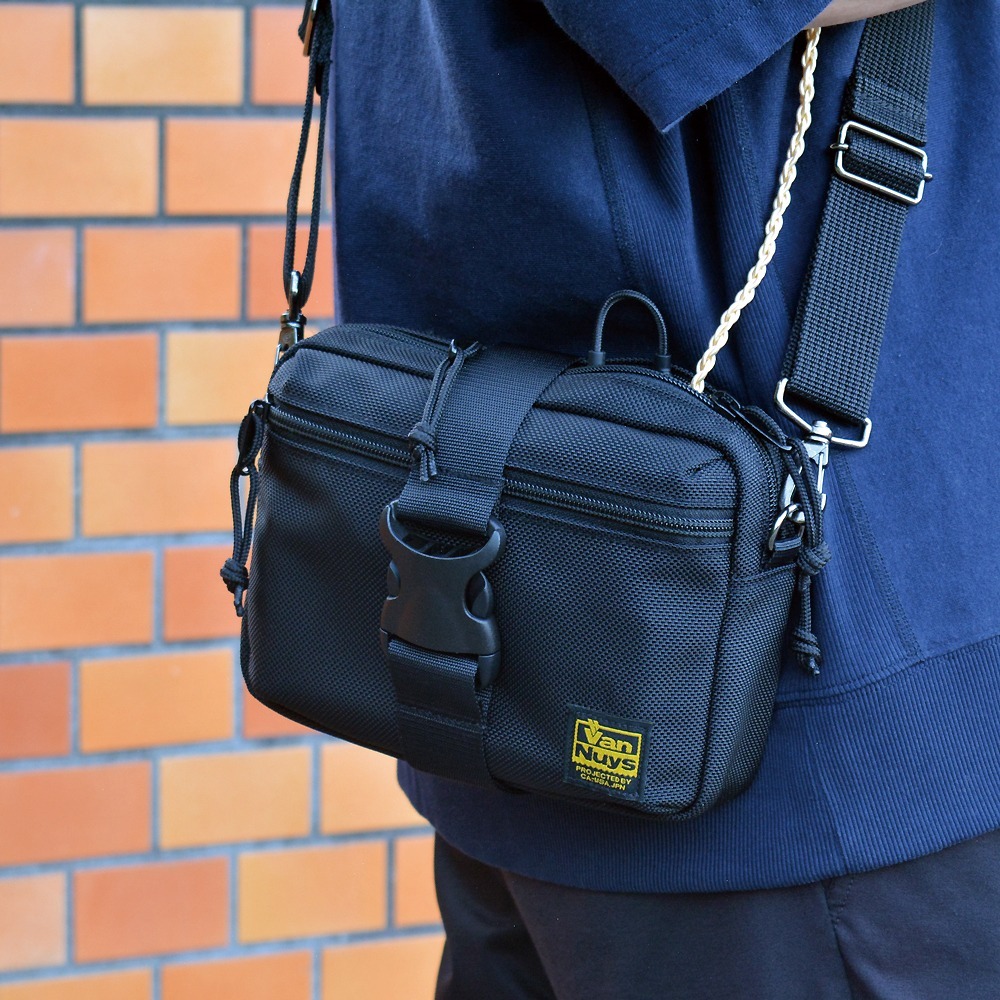 VanNuys E564 輕盈版扣環斜背包