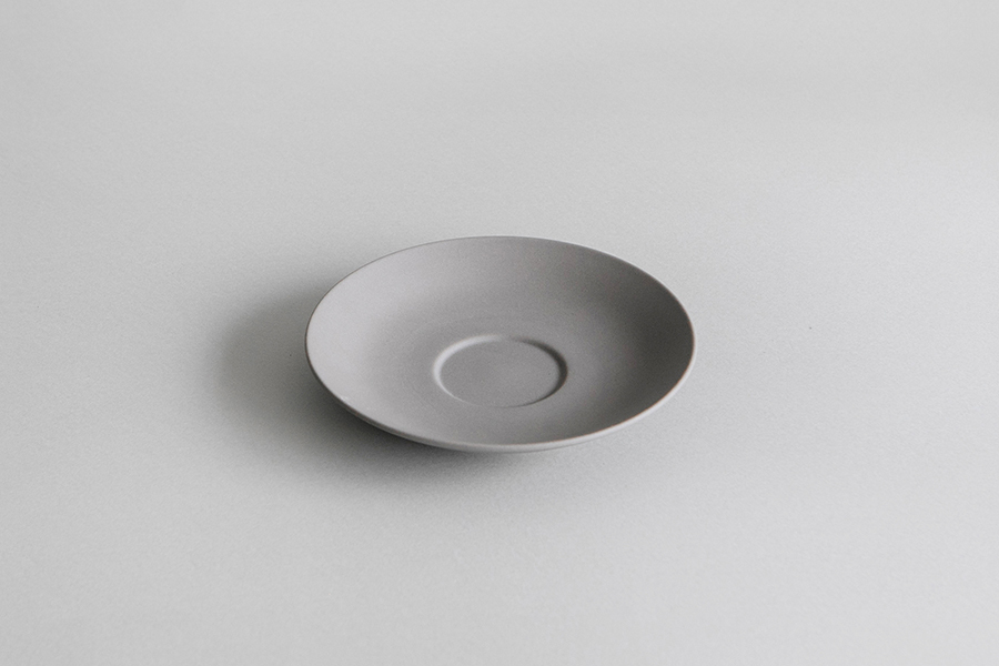 yumiko iihoshi porcelain - SHIONARI 茶托 灰