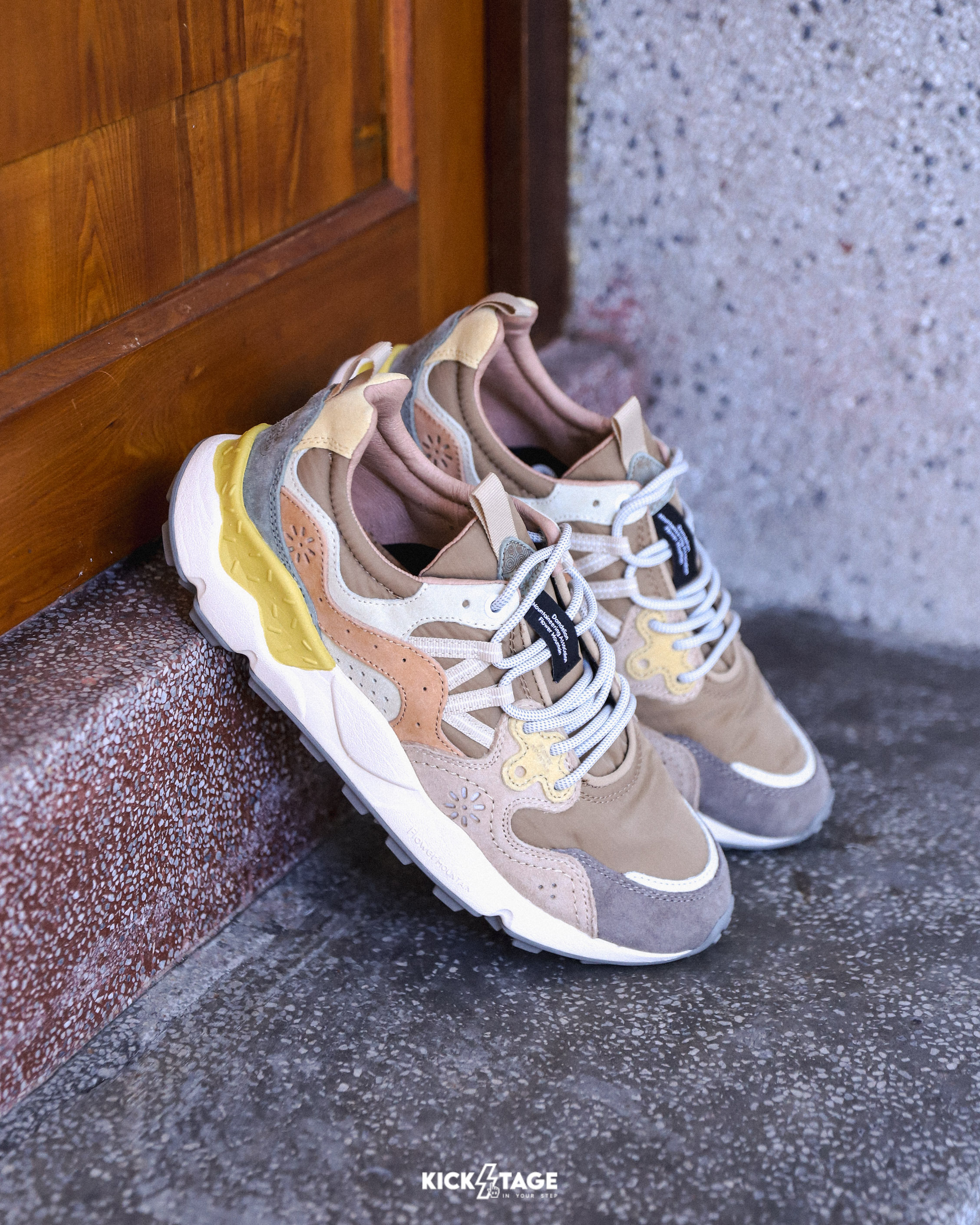 男鞋 Flower MOUNTAIN 山霧花野 YAMANO 3 山野3 麥芽米露 棕色 戶外 皮革 多層次拼接 軟木鞋墊 耐磨橡膠大底 休閒鞋【FM2589208】