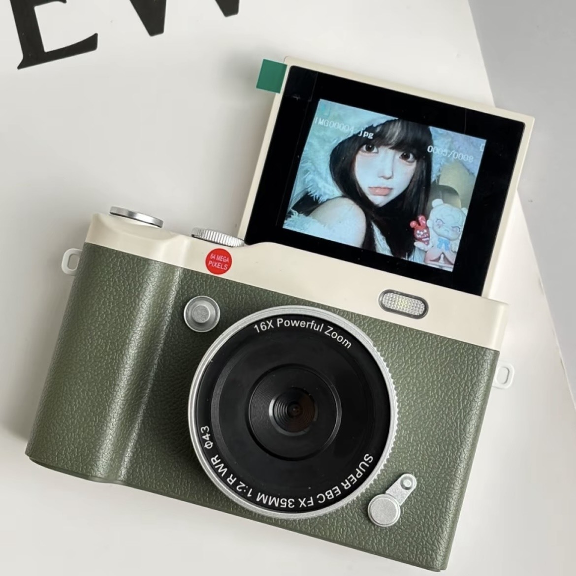 【代購】CCD 數碼 營幕可翻轉 復古風格相機 16倍變焦 TKS-Y02