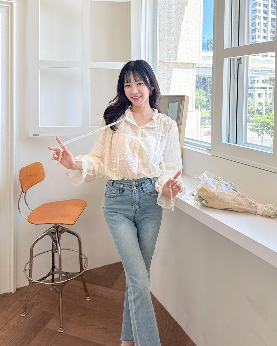 LINA LINA唯美氣息刺繡波點荷葉透肌上衣-溫柔杏