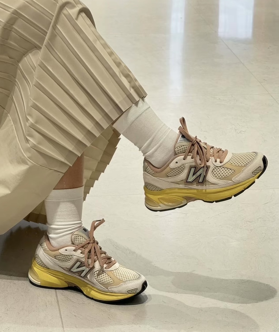 【預購】NEW BALANCE 2010 IU同款 月霧粉 U2010SGR