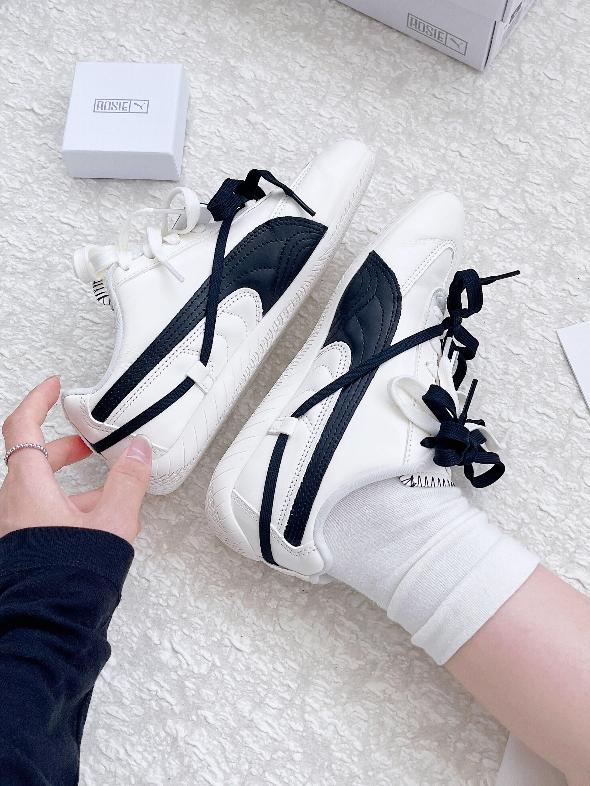 (無小卡) Rosé x Puma Speedcat Leather 白黑色 Rose 白色 皮革 雙鞋帶 外縫線 復古 賽車鞋 薄底鞋 朴彩英 404390-01/預購