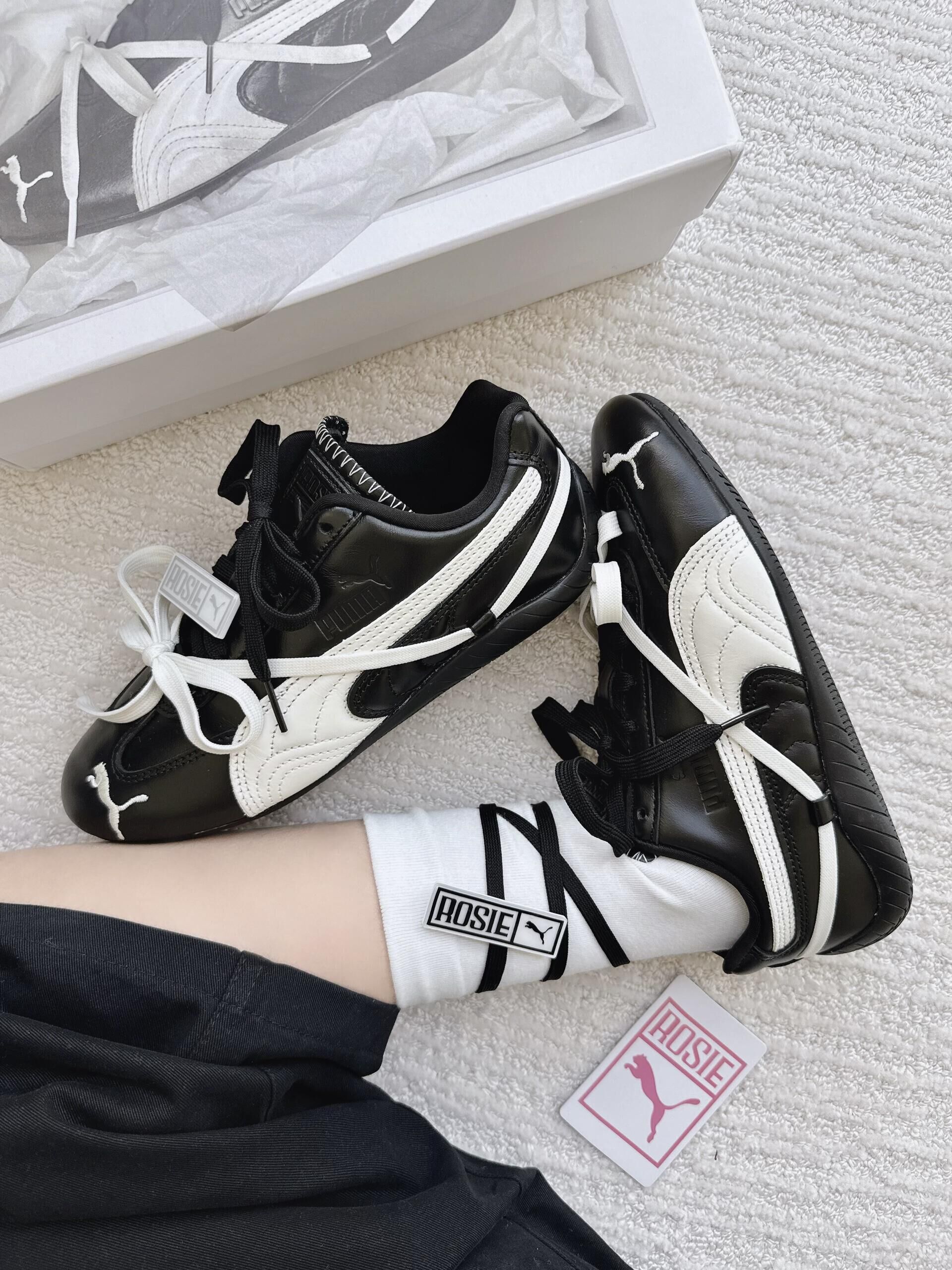 (無小卡)Rosé x Puma Speedcat Leather 黑白色 Rose 黑色 皮革 雙鞋帶 外縫線 復古 賽車鞋 薄底鞋 朴彩英 404390-02/預購