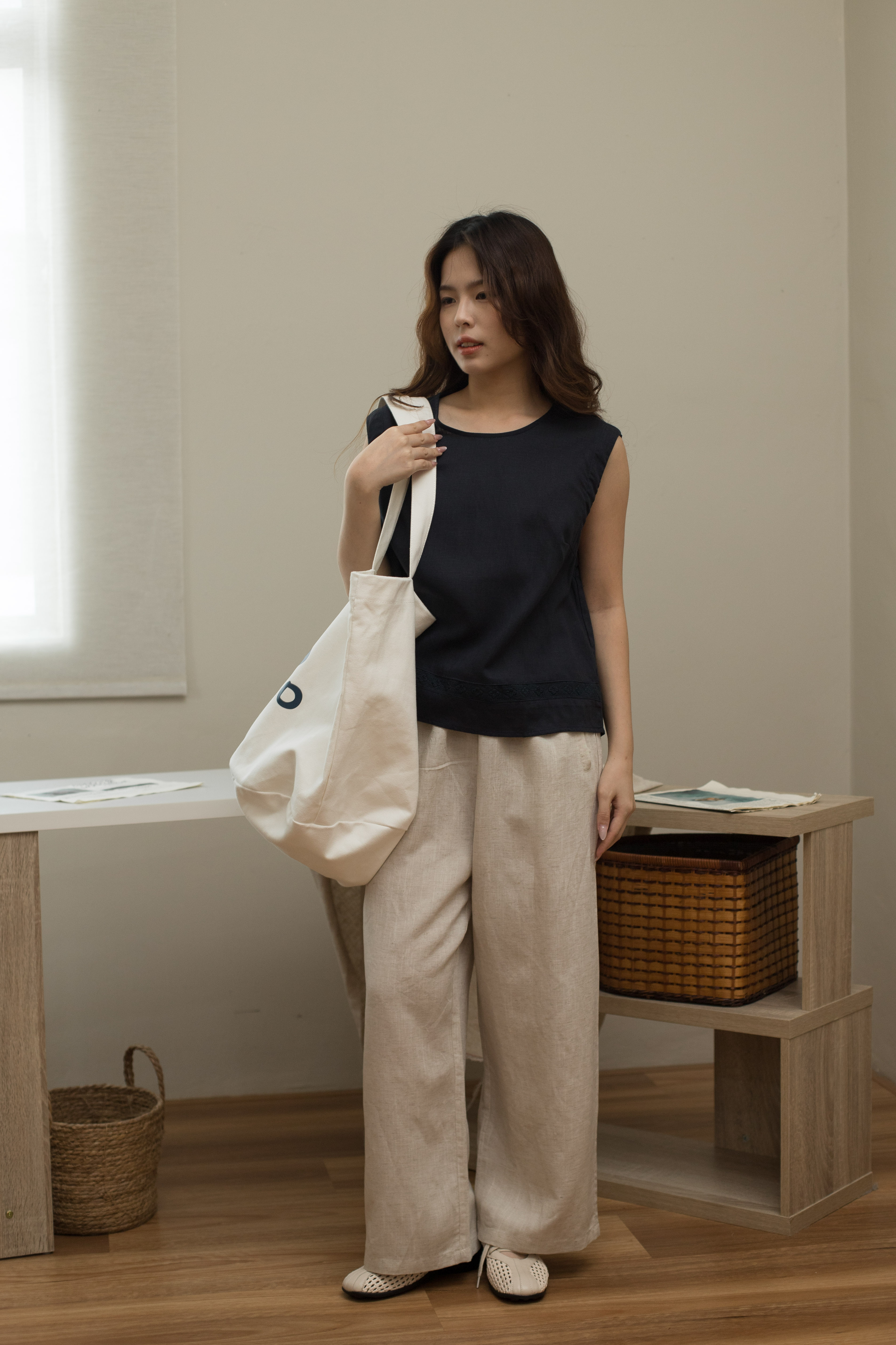 Kiara Broidery Linen Top Navy - 2463BVNAV