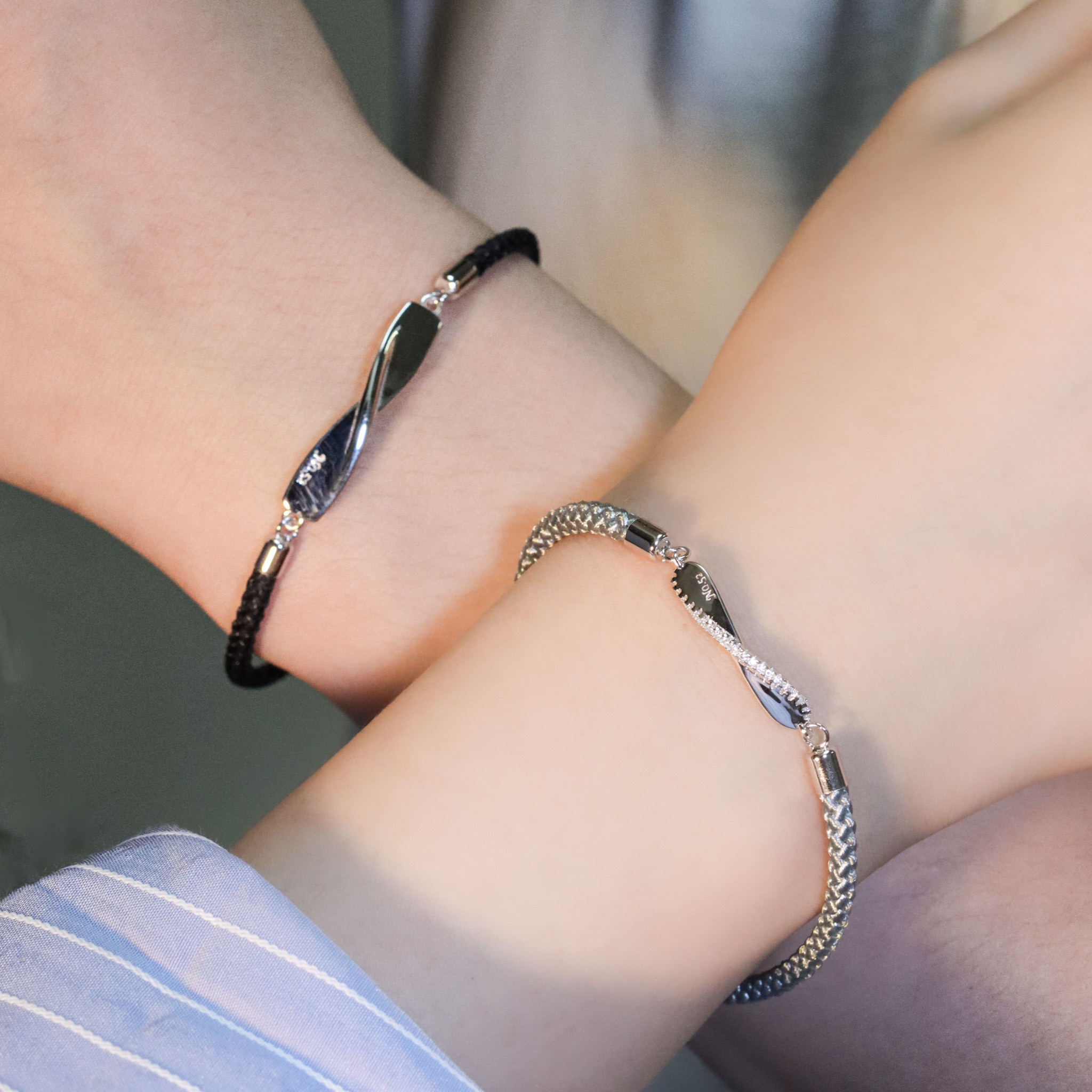 | 925純銀・厚鍍白金 | 手挽手情侶手繩 2.0（男款 /女款） | BR1366 |