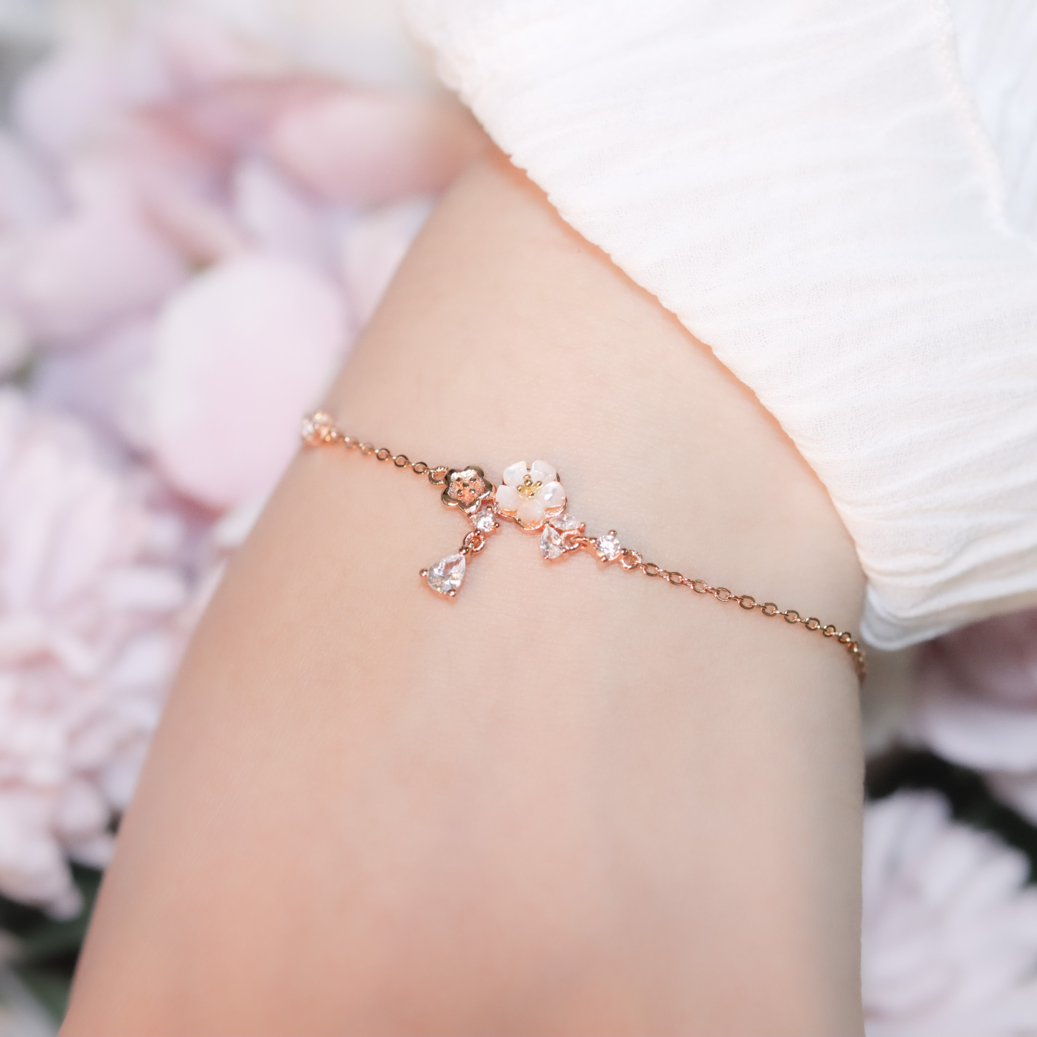 | 925純銀・ 玫瑰金 | 極致爛漫小白花手鏈 | BR1402 |