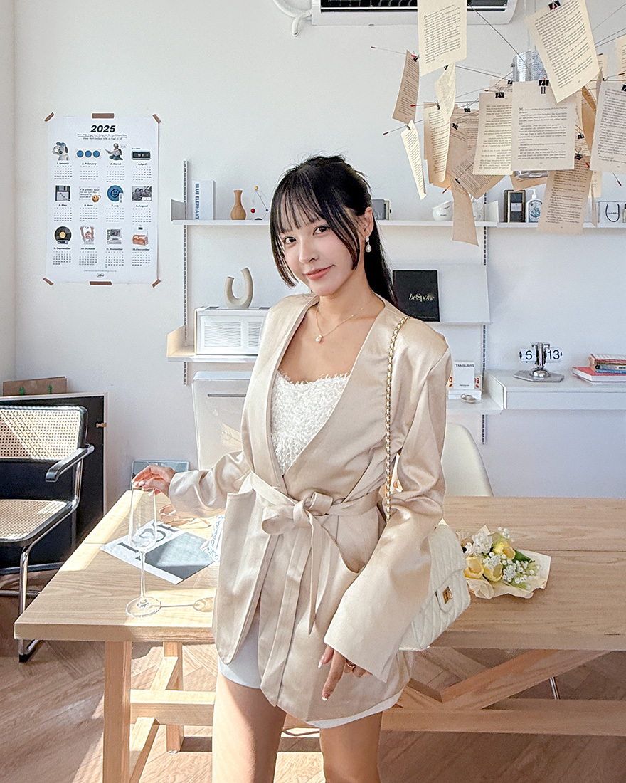 LINA LINA時尚光采光澤開襟西裝外套附綁帶-香檳杏