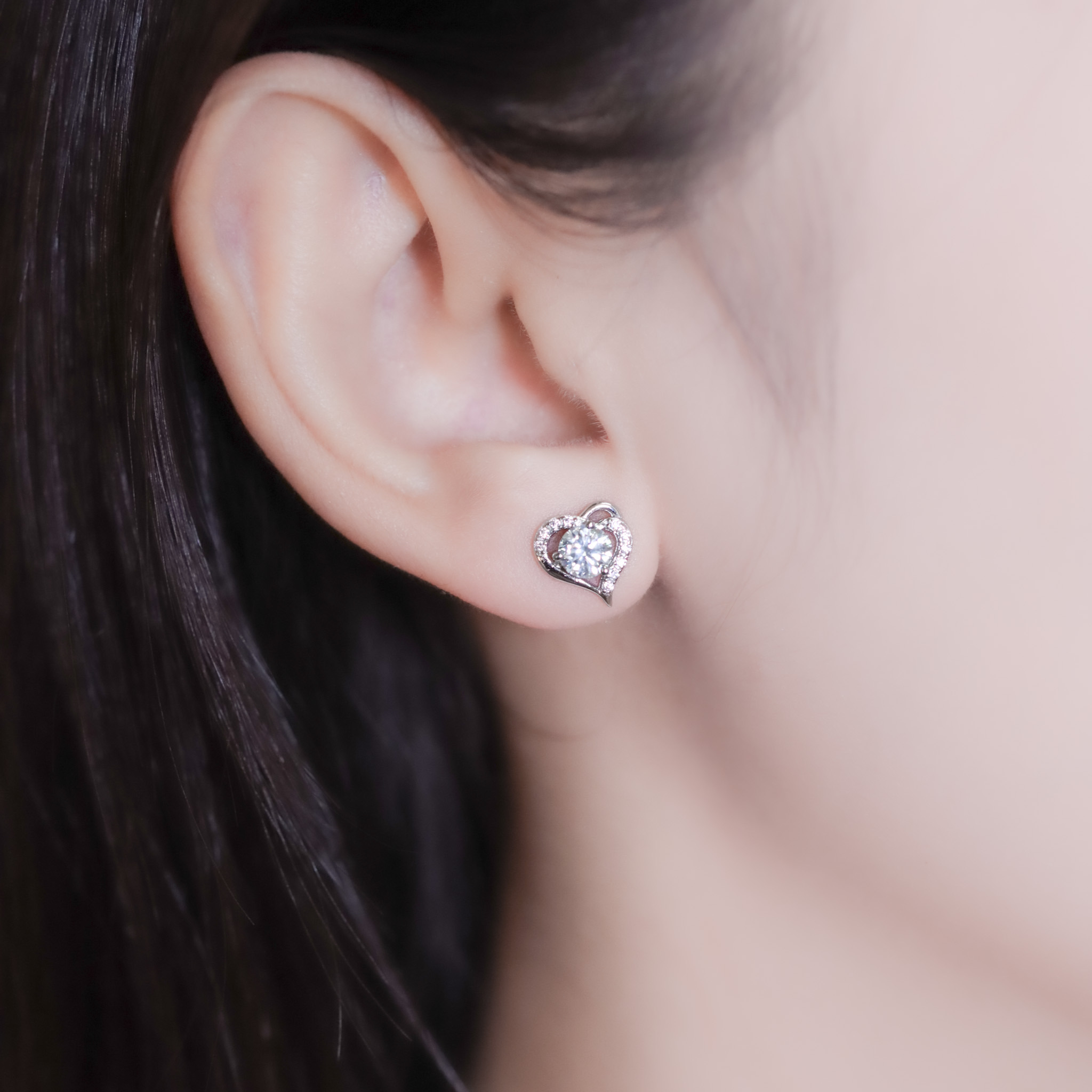 | 925純銀・厚鍍白金・莫桑石 | 鑽光愛意不分開伴耳環 | EA1048|