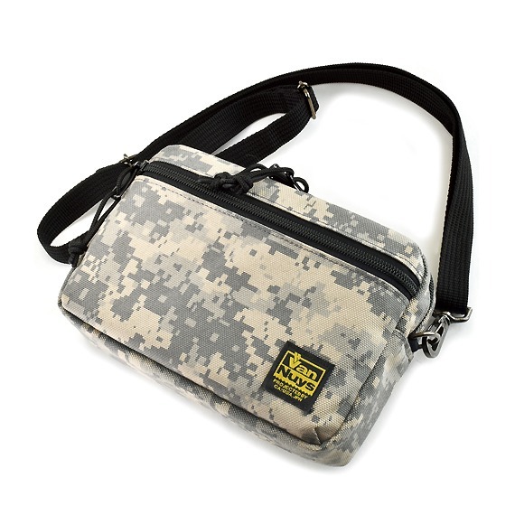 VanNuys E556 電鍍風格輕盈斜背包