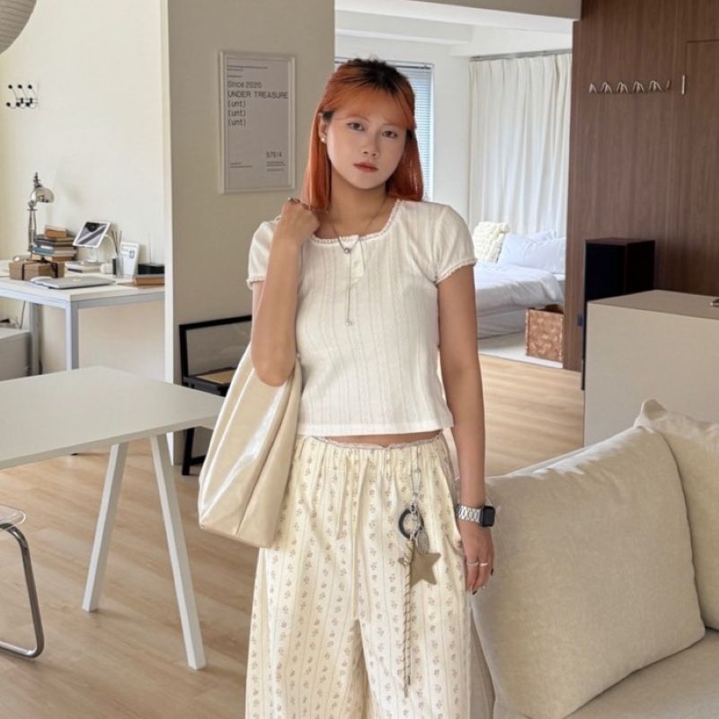 甜味邊緣 方領小花邊愛心釦棉質短袖