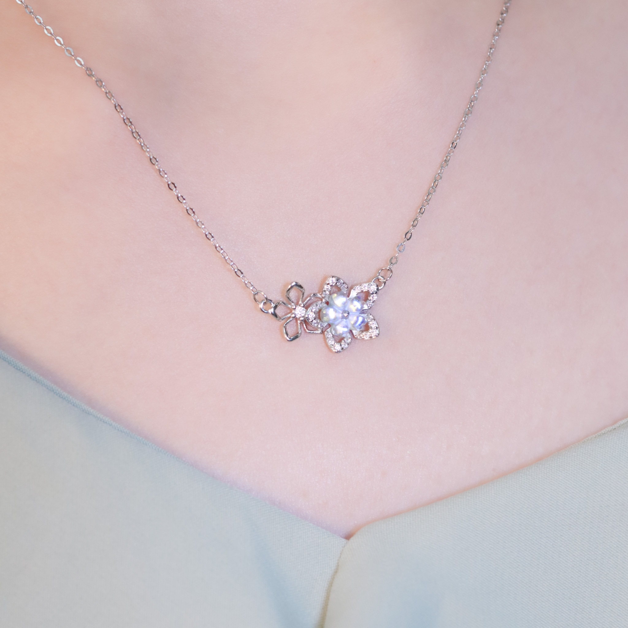 | 925純銀・白金・琉璃 | 花漾陪伴項鍊 | NE1485 |