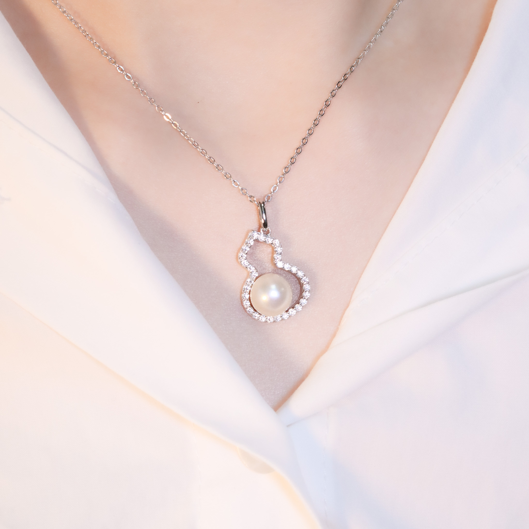 | 925純銀・厚鍍白金・珍珠 | 珍貴吸財小葫蘆項鍊 | NE1468 |