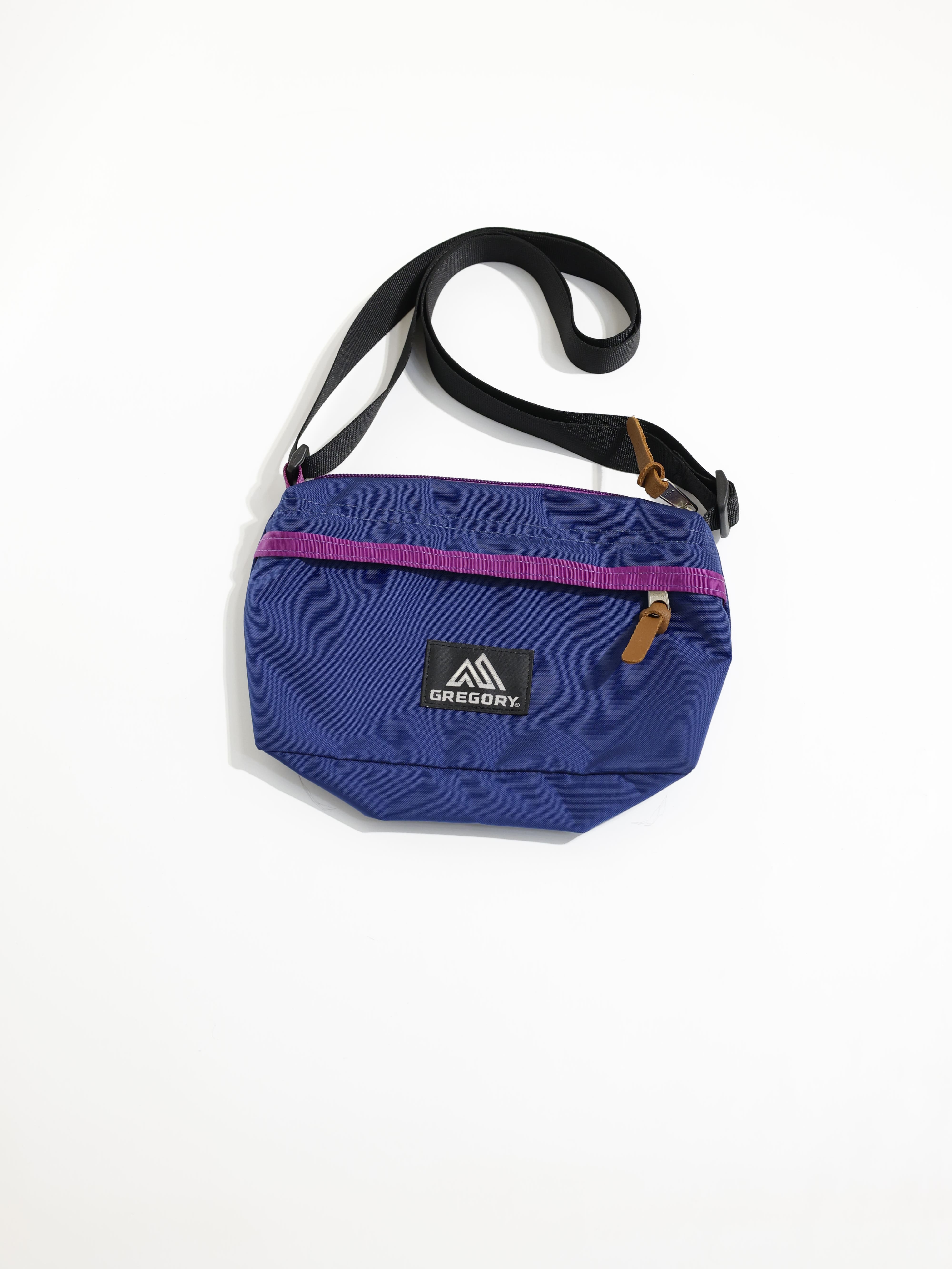 GREGORY 日系 1L ENVELOPE SHOULDER 斜背包 GG125406 GG125408
