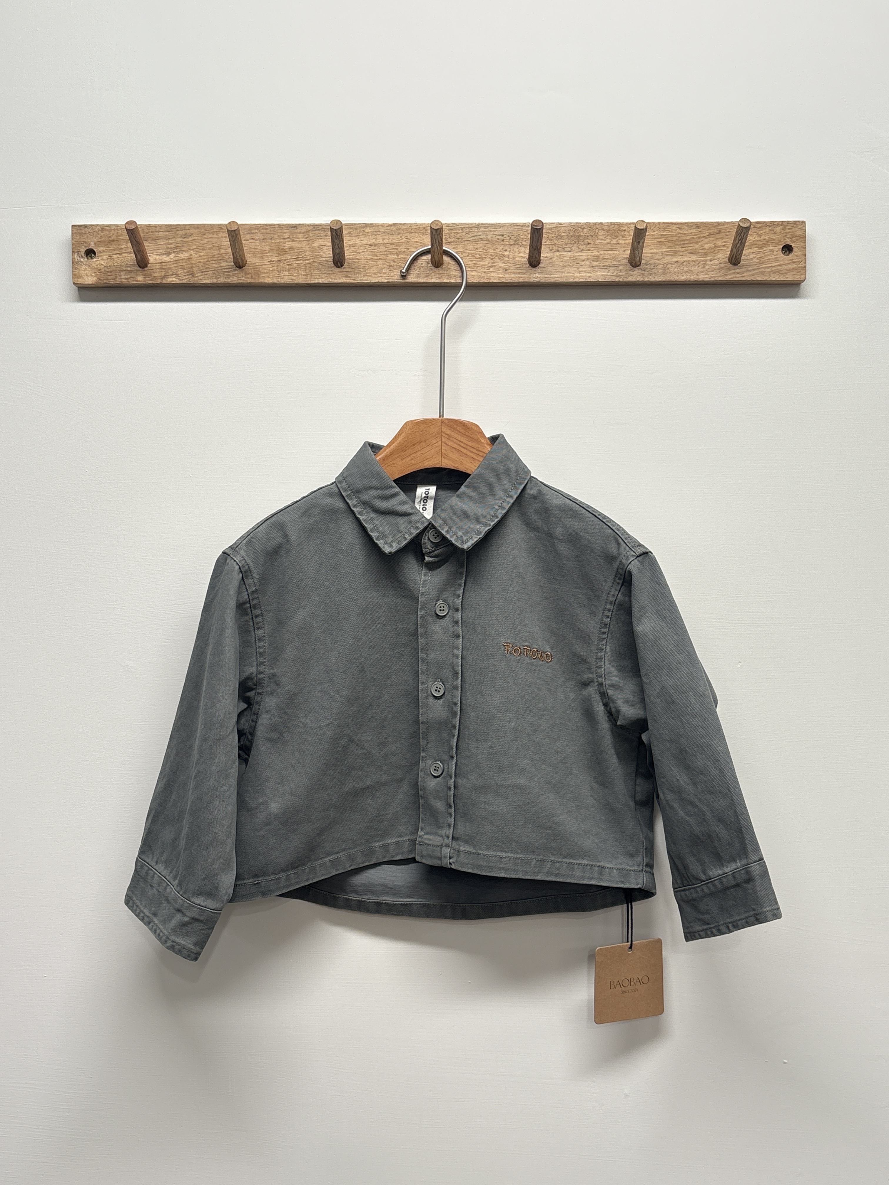 A02819短款刺繡襯衫