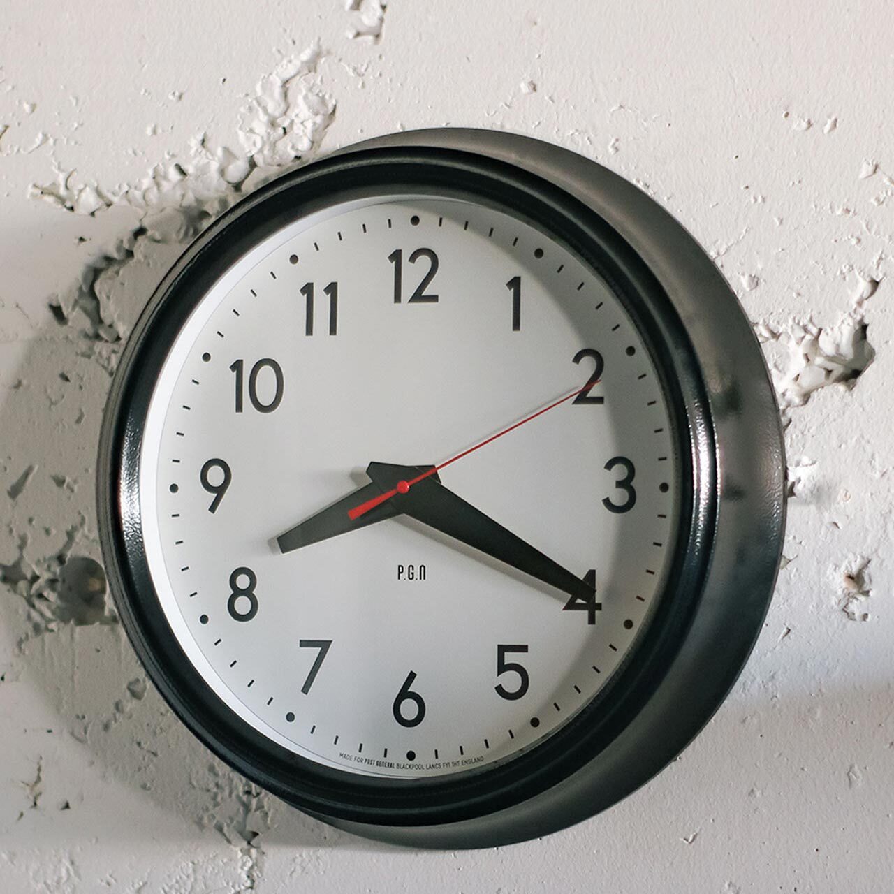 校舍掛鐘∣英倫工業風系列 質感黑∣日本 POST GENERAL