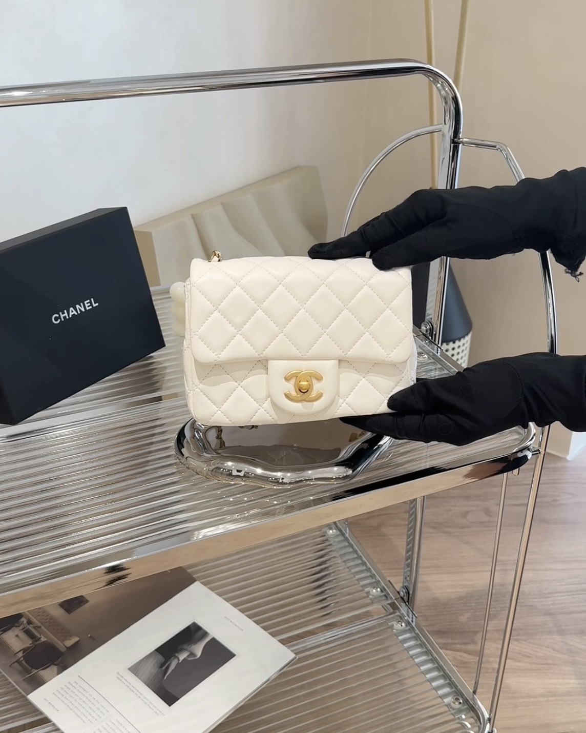 CHANEL｜金球方胖子 白色