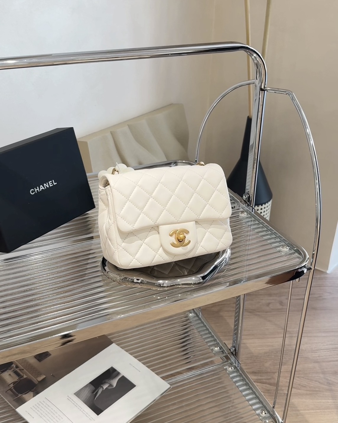 CHANEL｜金球方胖子 白色