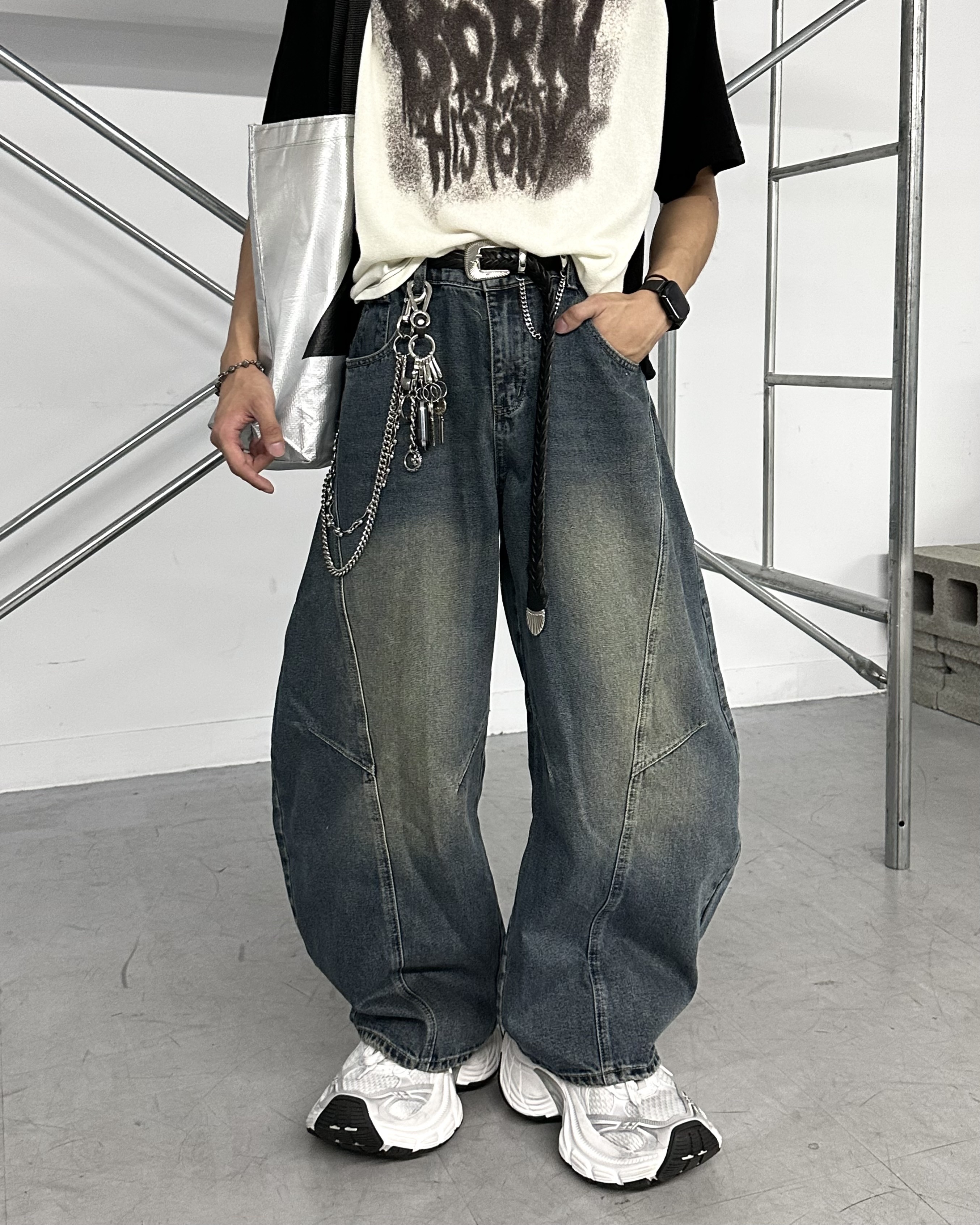 𝐇·𝐓·𝐒 韓國 舊化解構 彎刀設計 復古仿舊 折線 廓形 水洗 牛仔 長褲