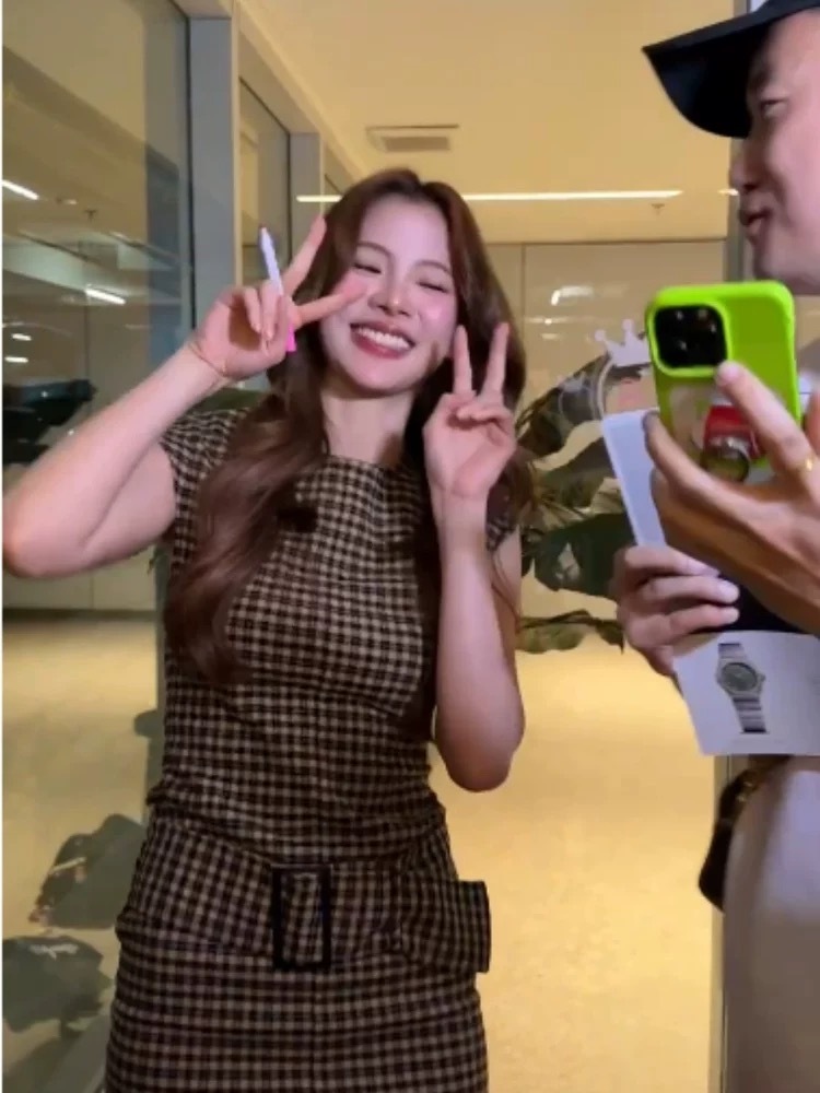 復古純慾 寬腰帶格紋貼身洋裝