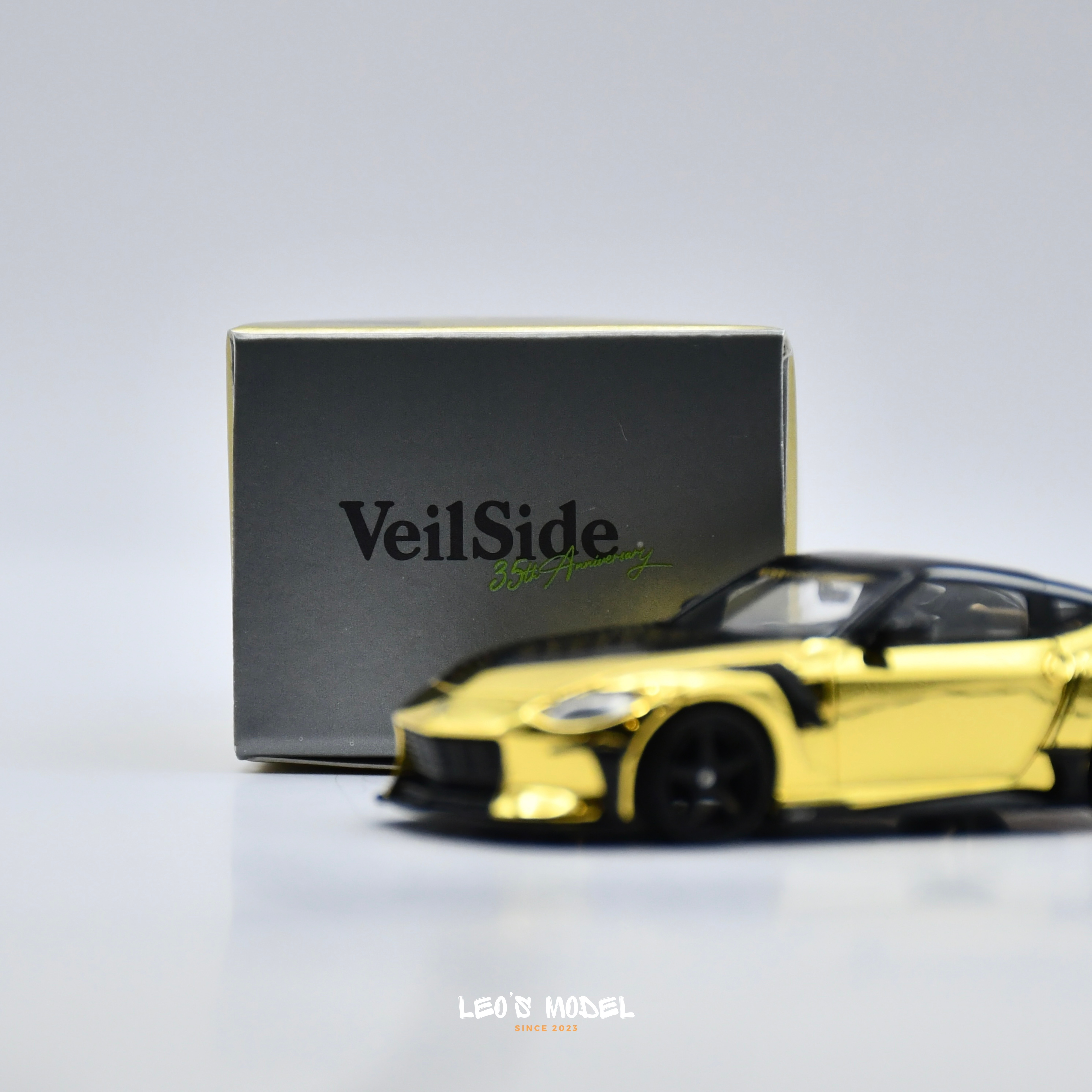 MINI GT 985 Nissan Z VeilSide FFZ400 Gold Chrome