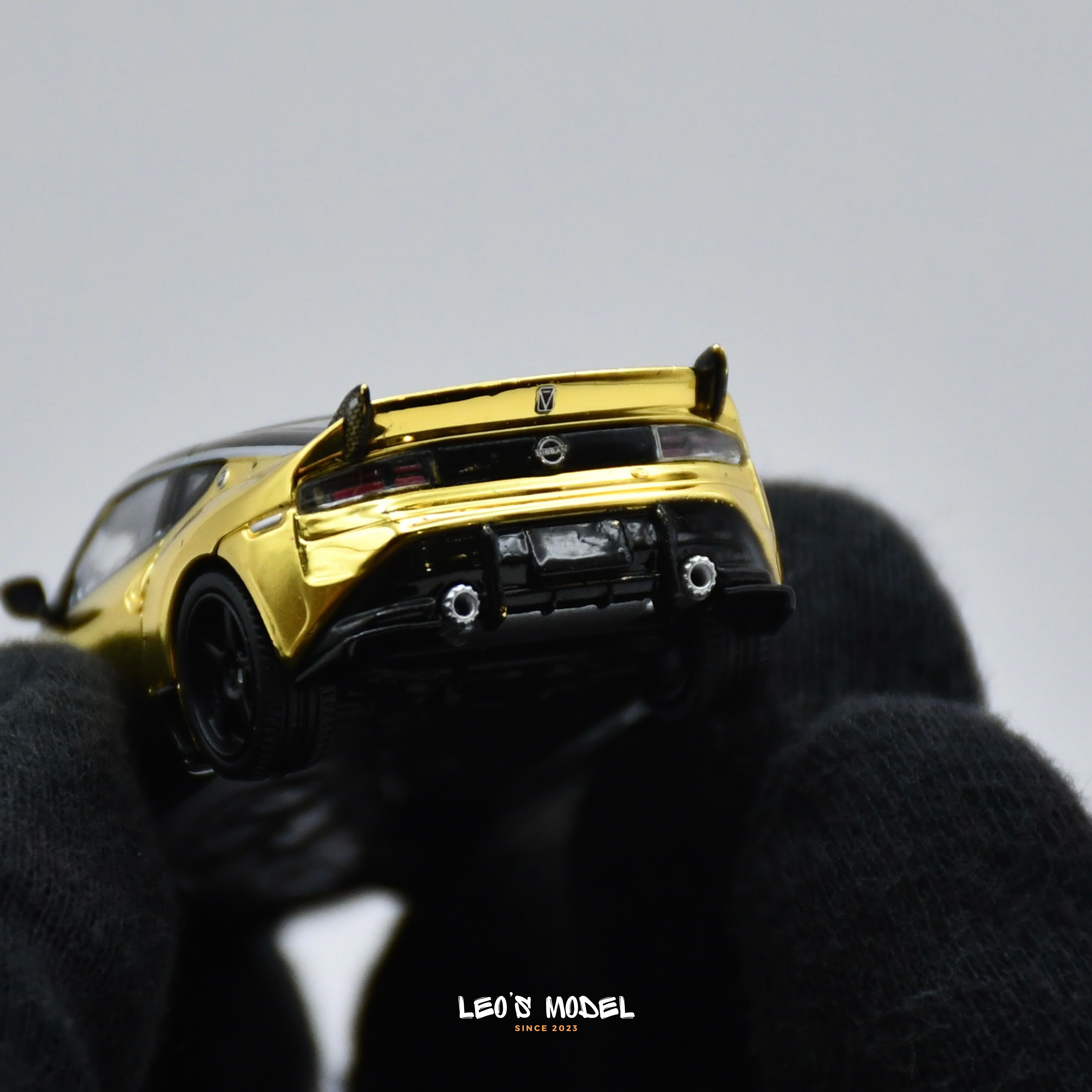 MINI GT 985 Nissan Z VeilSide FFZ400 Gold Chrome