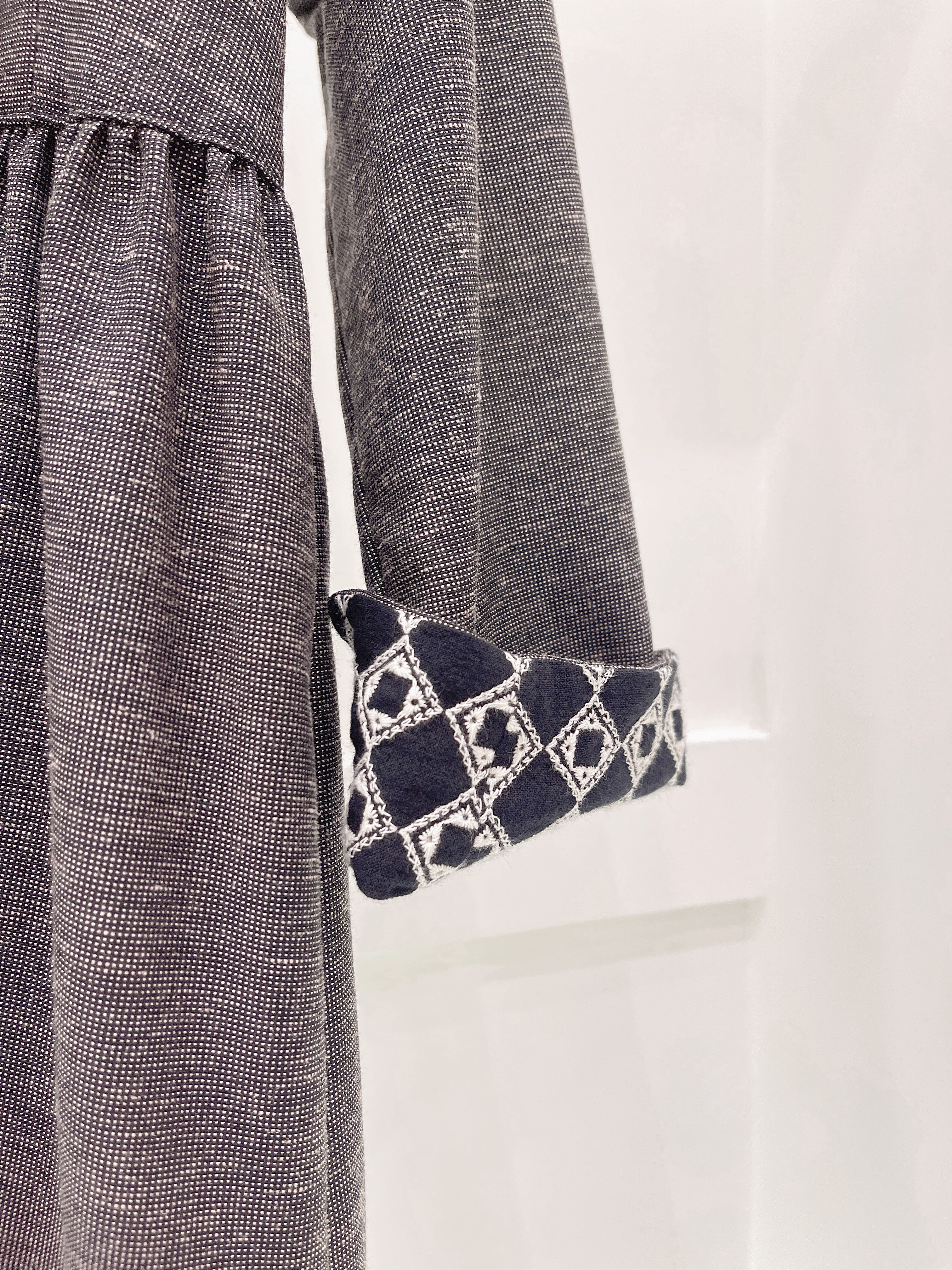 Vent d'ouest 正面刺繡連衣裙