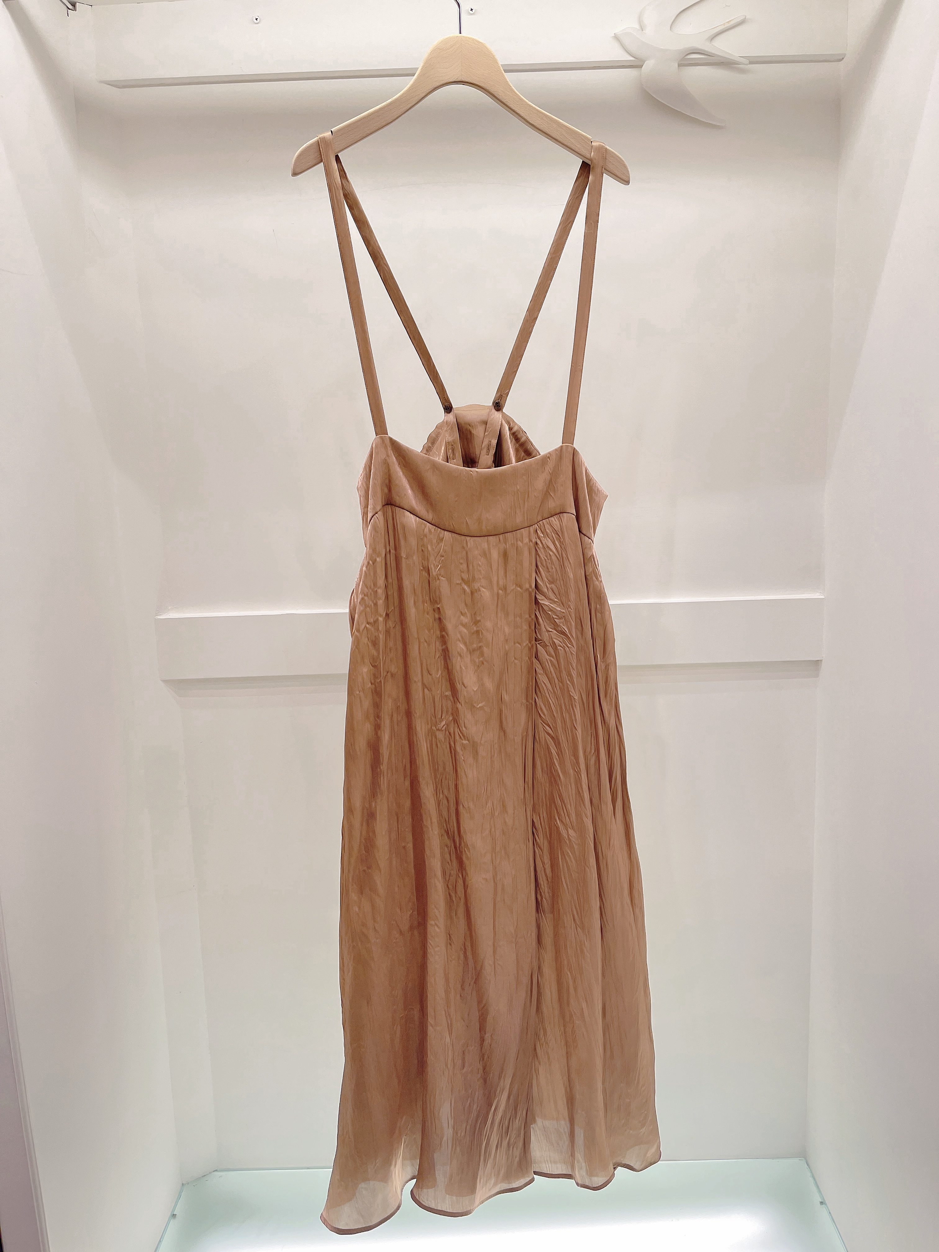 光澤面吊帶洋裝