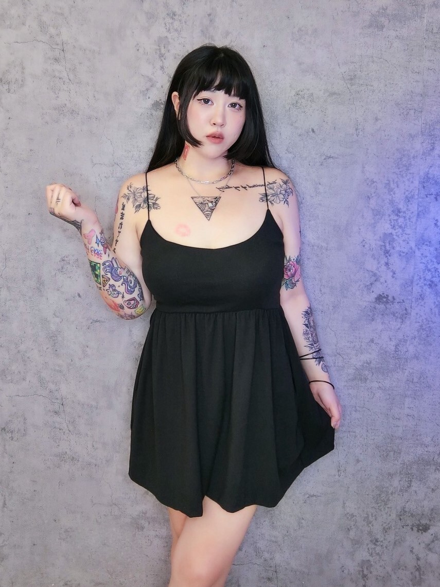 彈力肩帶美背洋裝