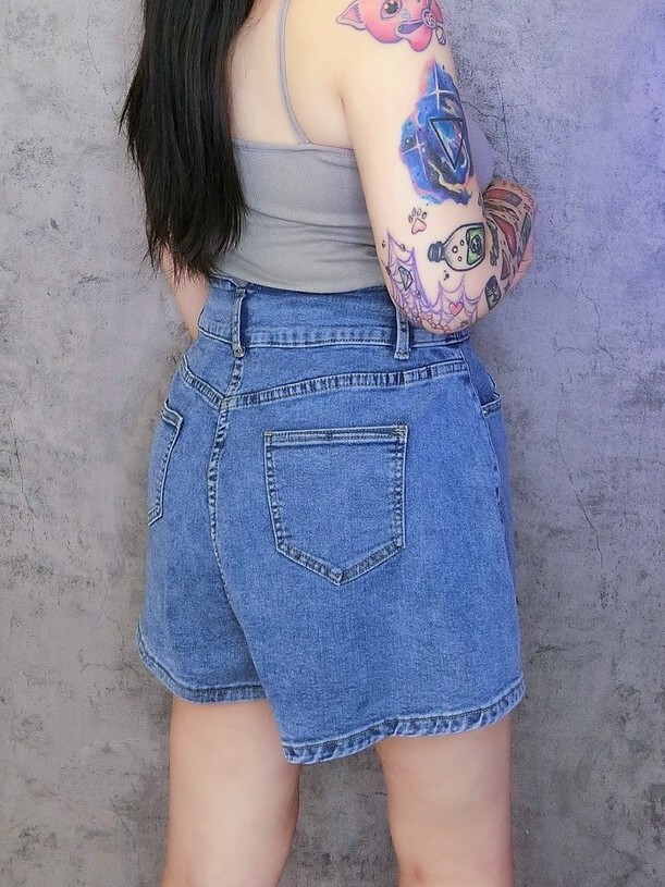 顯瘦雙排釦腰設計牛仔短褲