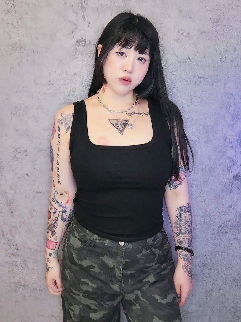 寬肩帶素色背心