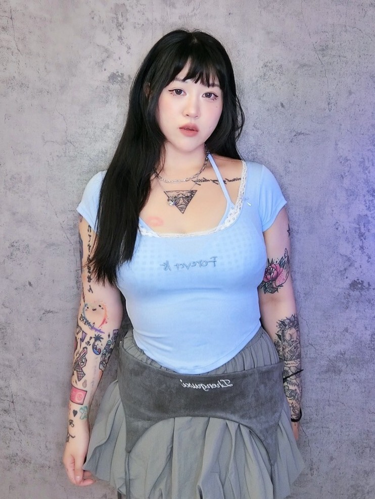 甜妹格紋抹胸蕾絲假兩件短T